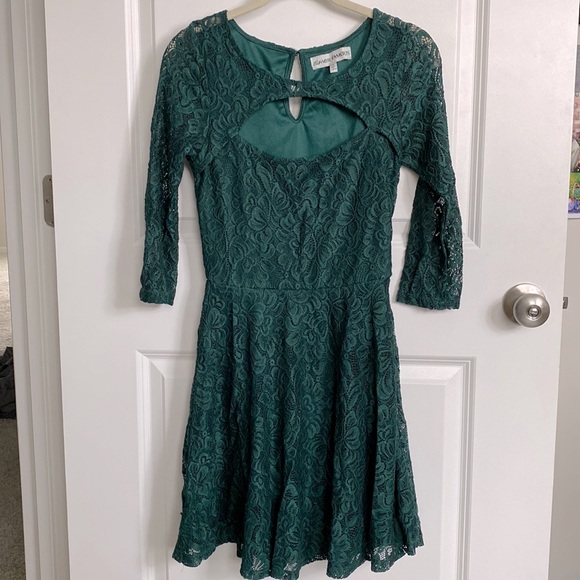 EUC Almost Famous Emerald Green Keyhole Cutout Lace Dress - Picture 2 of 4